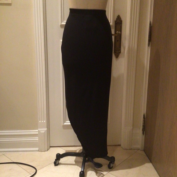 BCBG MaxAzria Long Asymmetrical skirt side slit - Picture 2 of 2